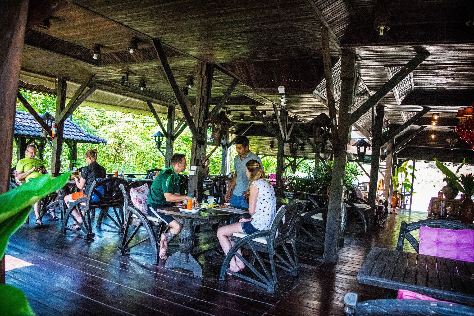 Montania Lifestyle Hotel Phanom Luaran gambar