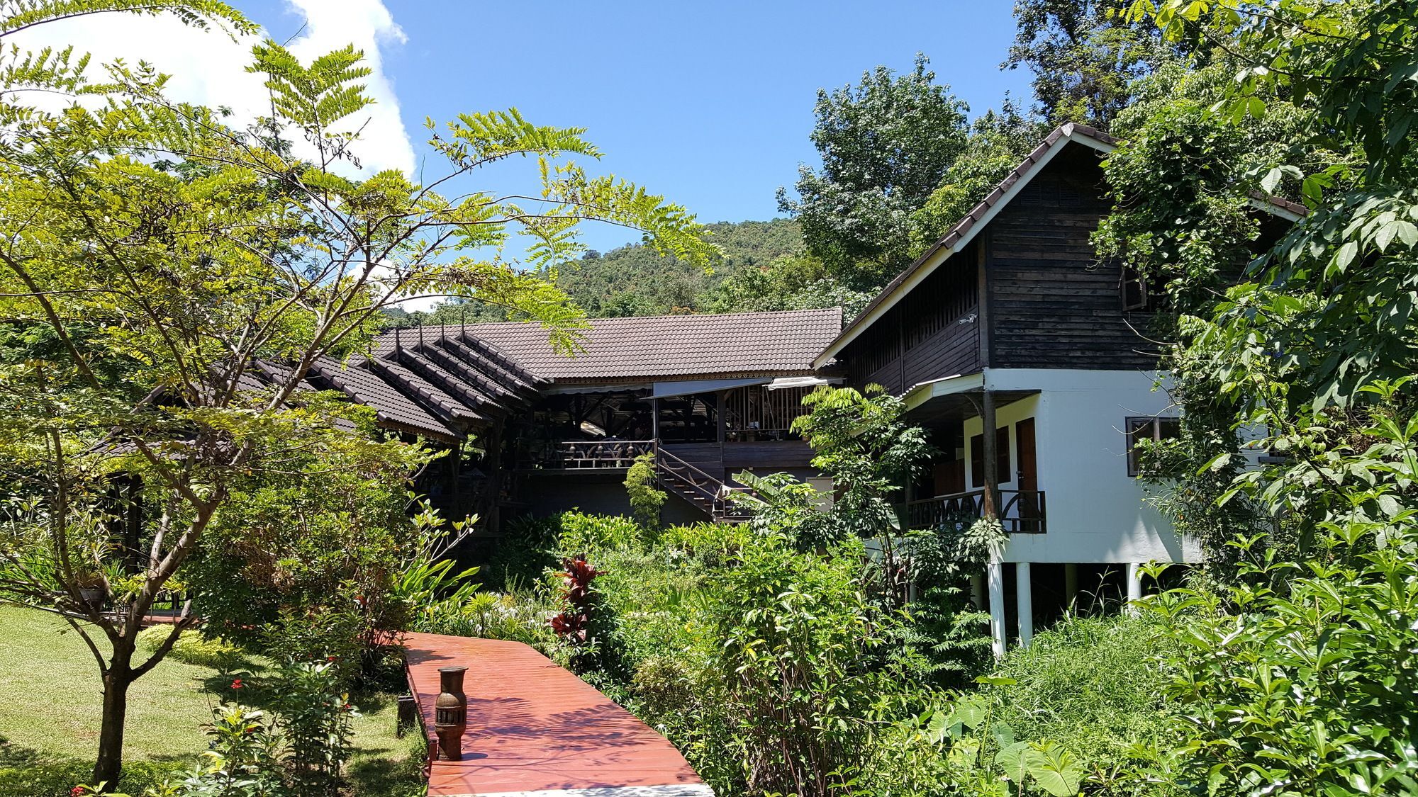 Montania Lifestyle Hotel Phanom Luaran gambar