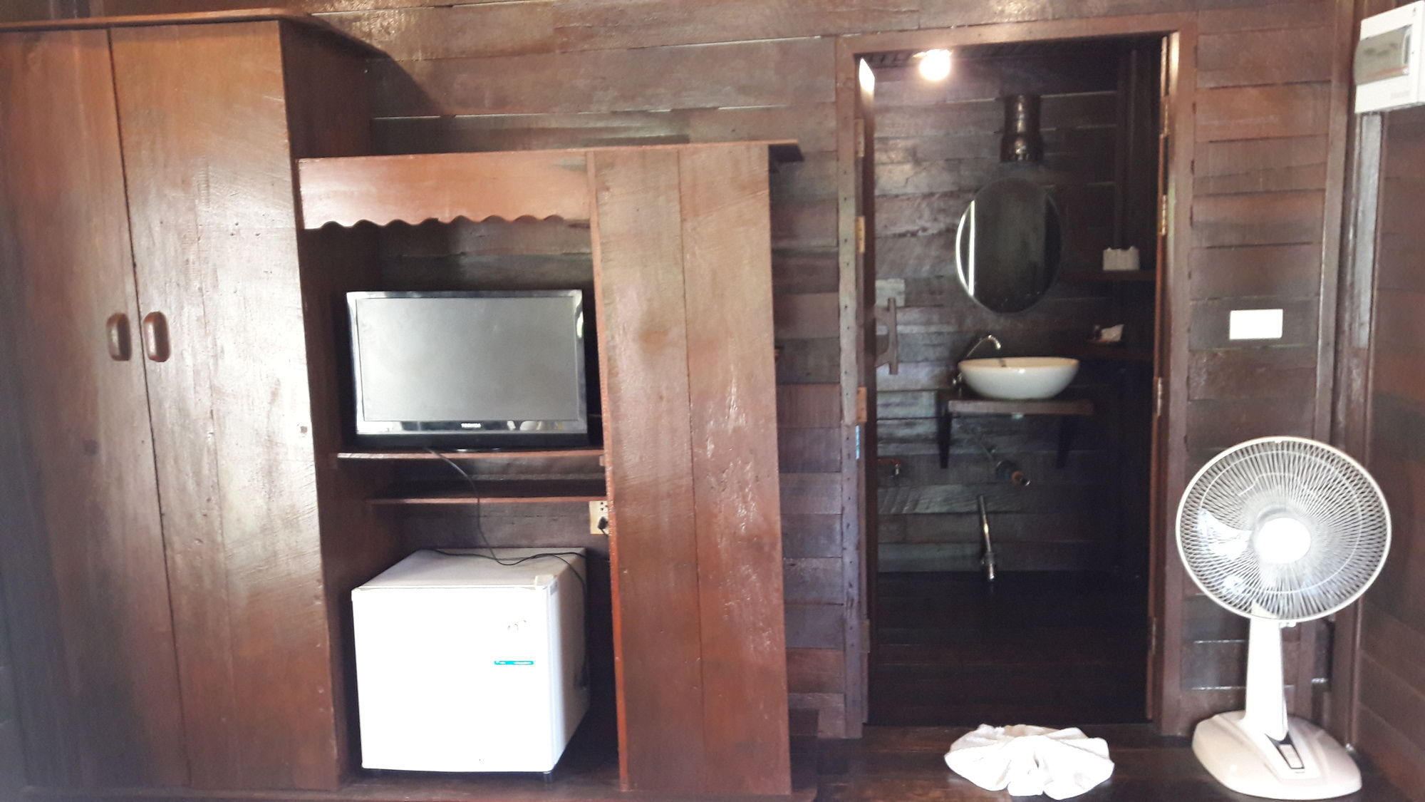 Montania Lifestyle Hotel Phanom Luaran gambar